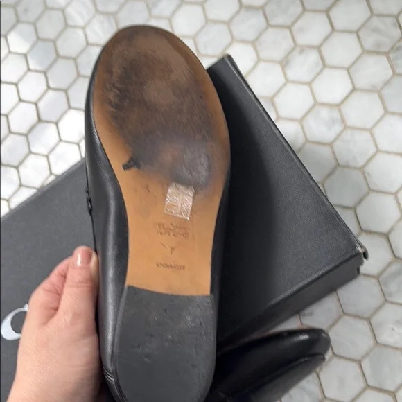 Coach women’s Black Leather Loafers with Gold Horsebit sz 7 - Picture 4 of 5